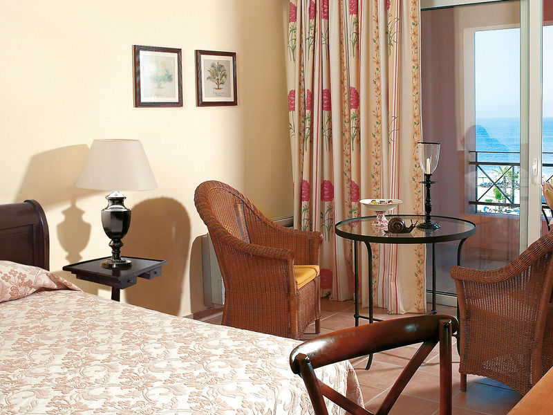 เกรโซเต็ล โอลิมเปีย โอเอซิส Hotel ลูตราคิลลินิส ภายนอก รูปภาพ